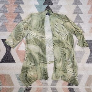 Chicos Travelers Green Botanical Fern Print Open Front Coverup Size 1 / Medium